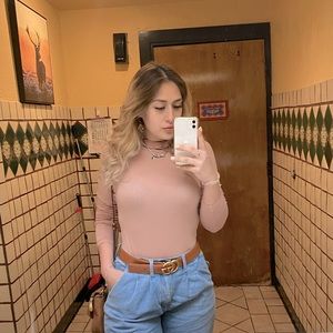 Meet your Posher, Leslie